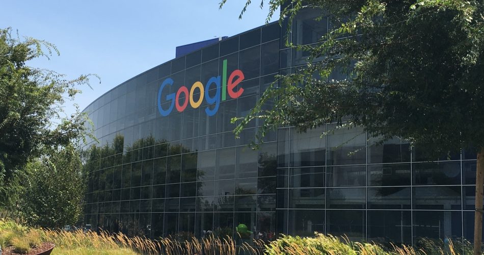Google Preferred Sources arrive dans les AI Overviews